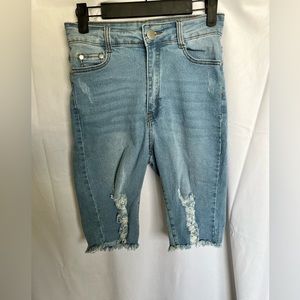 Distressed Capri Jeans